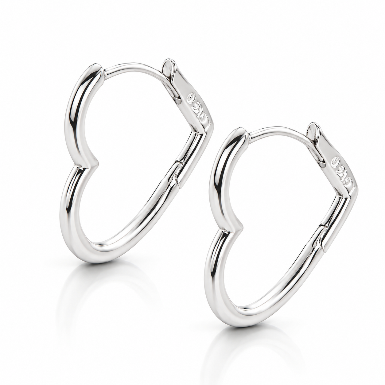 Cercei Inimă din Argint 925 pentru Femei – Eleganță Minimalistă și Simbol al Iubirii Pure. CD594