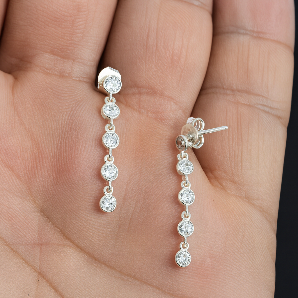 Cercei lungi din argint 925 cu pietre cubic zirconia – rafinament și eleganță deosebită. CD210