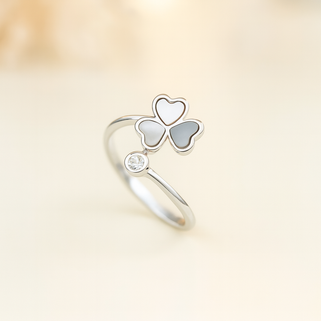 Inel Reglabil Trifoi cu Email Alb din Argint 925 Rodiat, Design Elegant. ID524