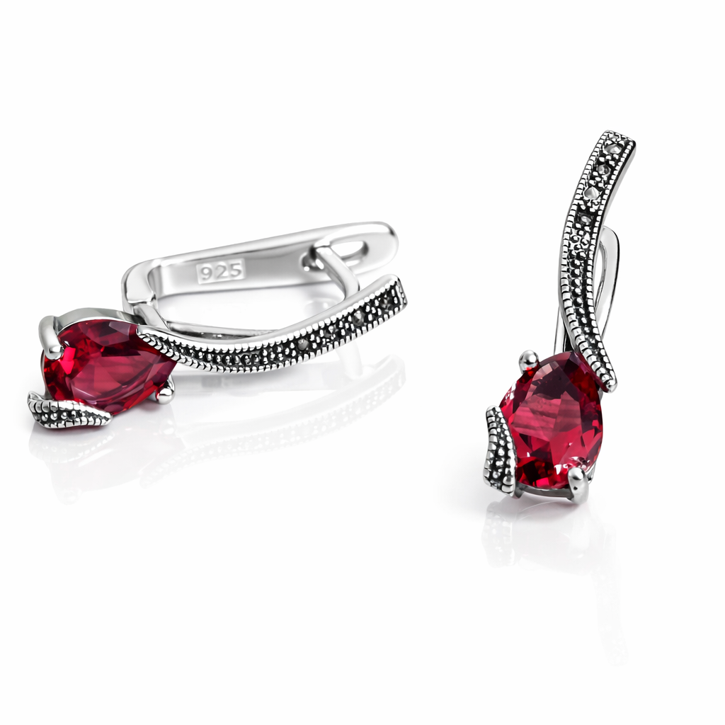 Cercei Eleganți din Argint 925 cu Marcasite și Piatra Roșie – Design Curbat, 27 mm, 5.76 g. CD568