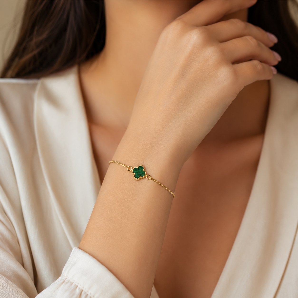 Brățară Clover Green Luxury din Argint 925 Placat cu Aur 14K și Malachit Verde – Model Inspirat Van Cleef, Ajustabilă 18+4 cm. BD303