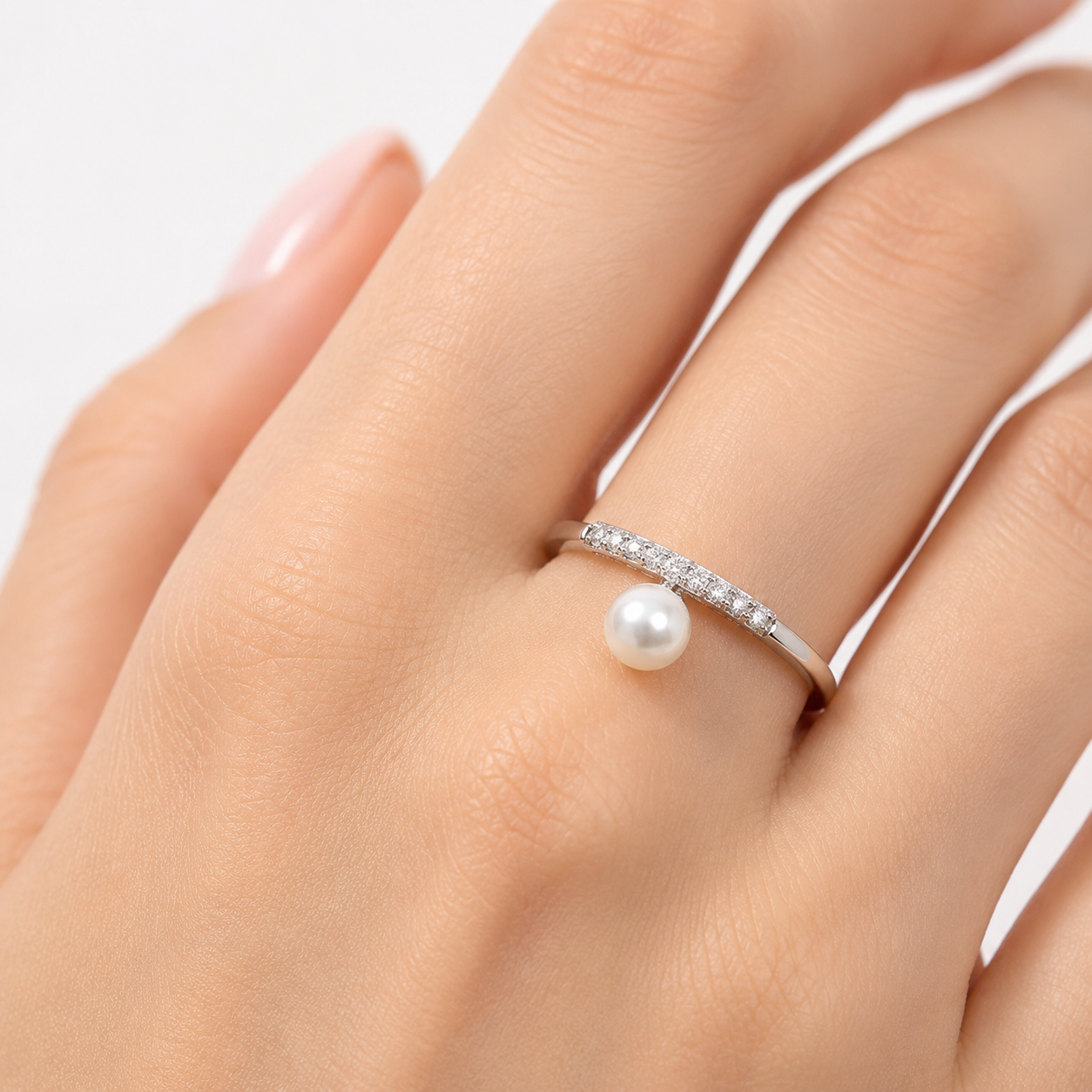 Inel din Argint 925 „Perla Lunii” – cu Perlă Albă și Zirconii Strălucitoare | Eleganță Clasică. ID530