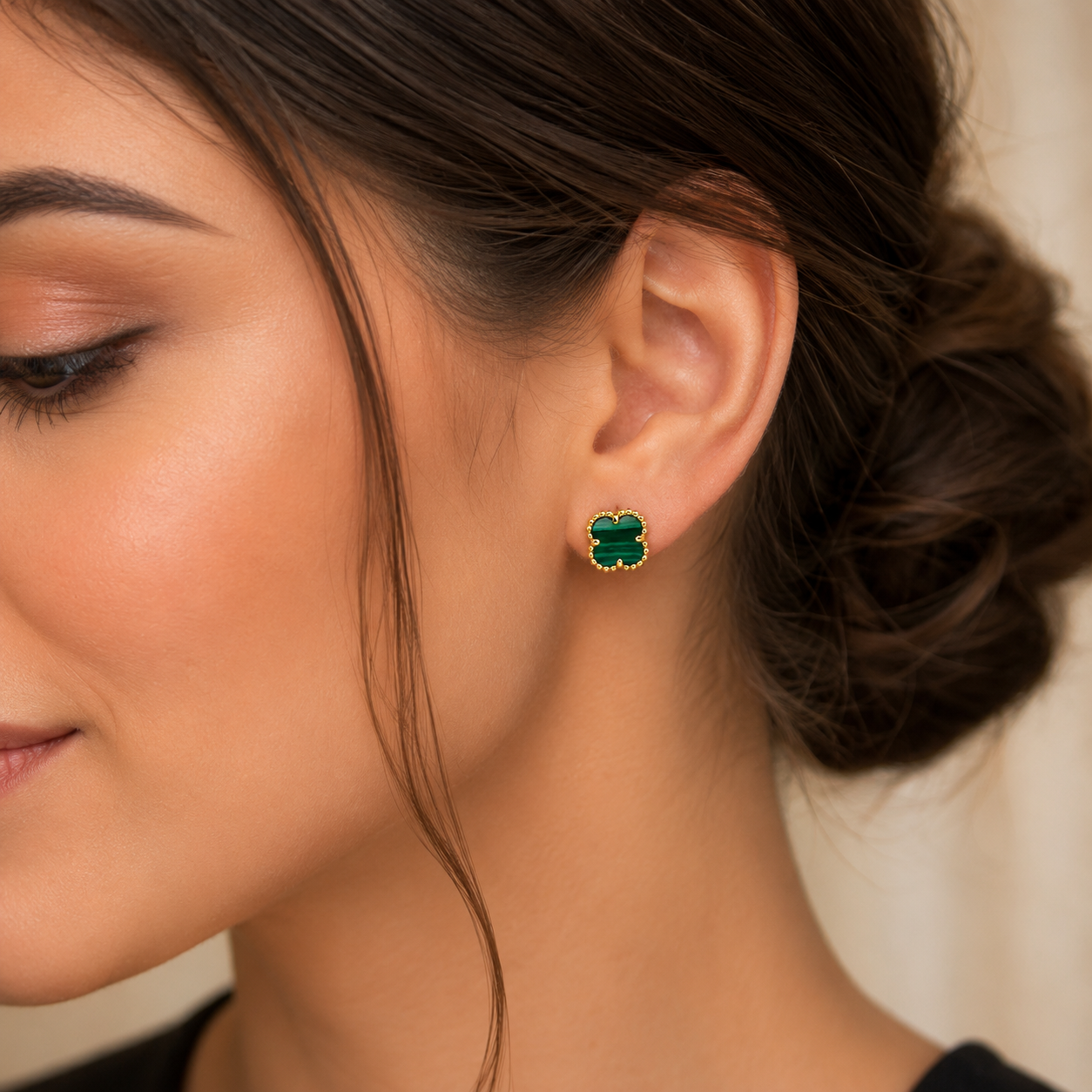 Cercei Delicate Clover din Argint 925 Placat cu Aur 14K și Malachit Verde Natural, Model Tip Van Cleef, 6 mm. CD425
