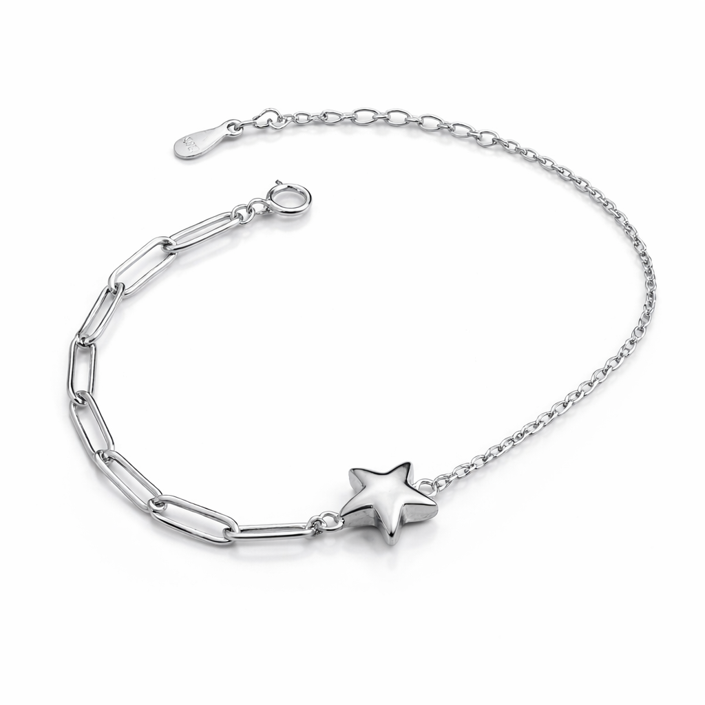 Brățară argint rodiat cu design contemporan și charm stea, livrată în cutie cadou.