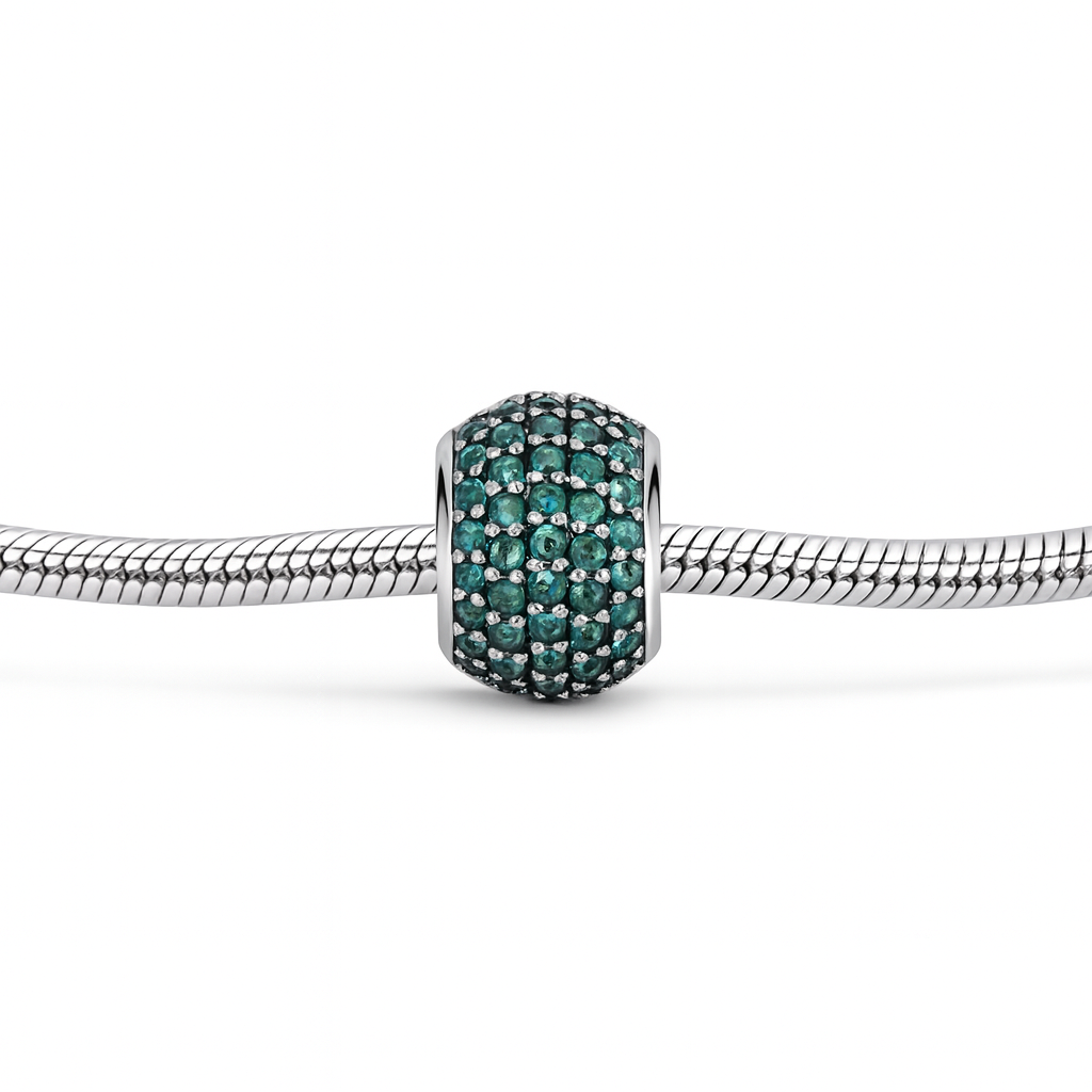 Talisman argint 925 cu pietre verzi strălucitoare, ideal pentru brățări tip Pandora.