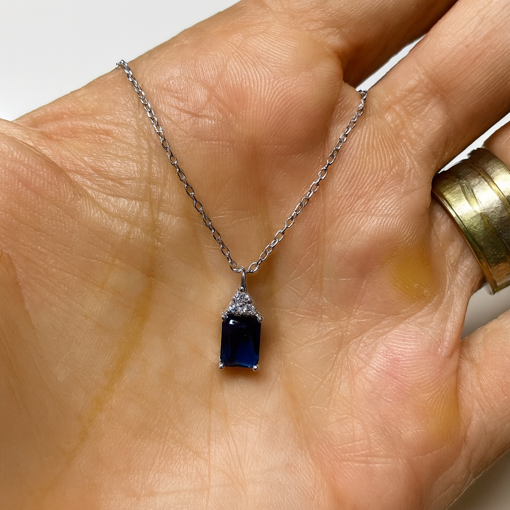 Colier cu Safir Albastru din Argint 925 Rodiat. C204