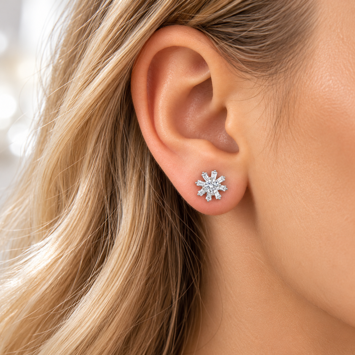 Cercei Floare Strălucitoare din Argint 925 cu Zirconii Albe – Model Floral Elegant, Tip Buton, 1,30 g